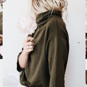 Corinne bucket sweater in sold-out color